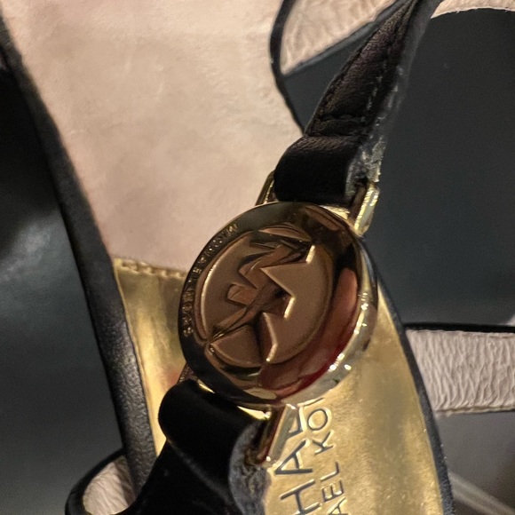 Michael Kors black 4.5” platform heels like NEW and perfect condition! - Picture 4 of 5